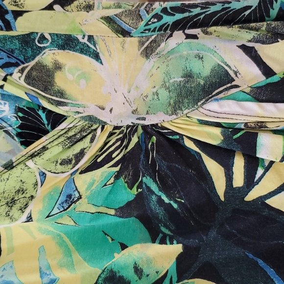 Pretty Cache Blouse - Picture 2 of 4